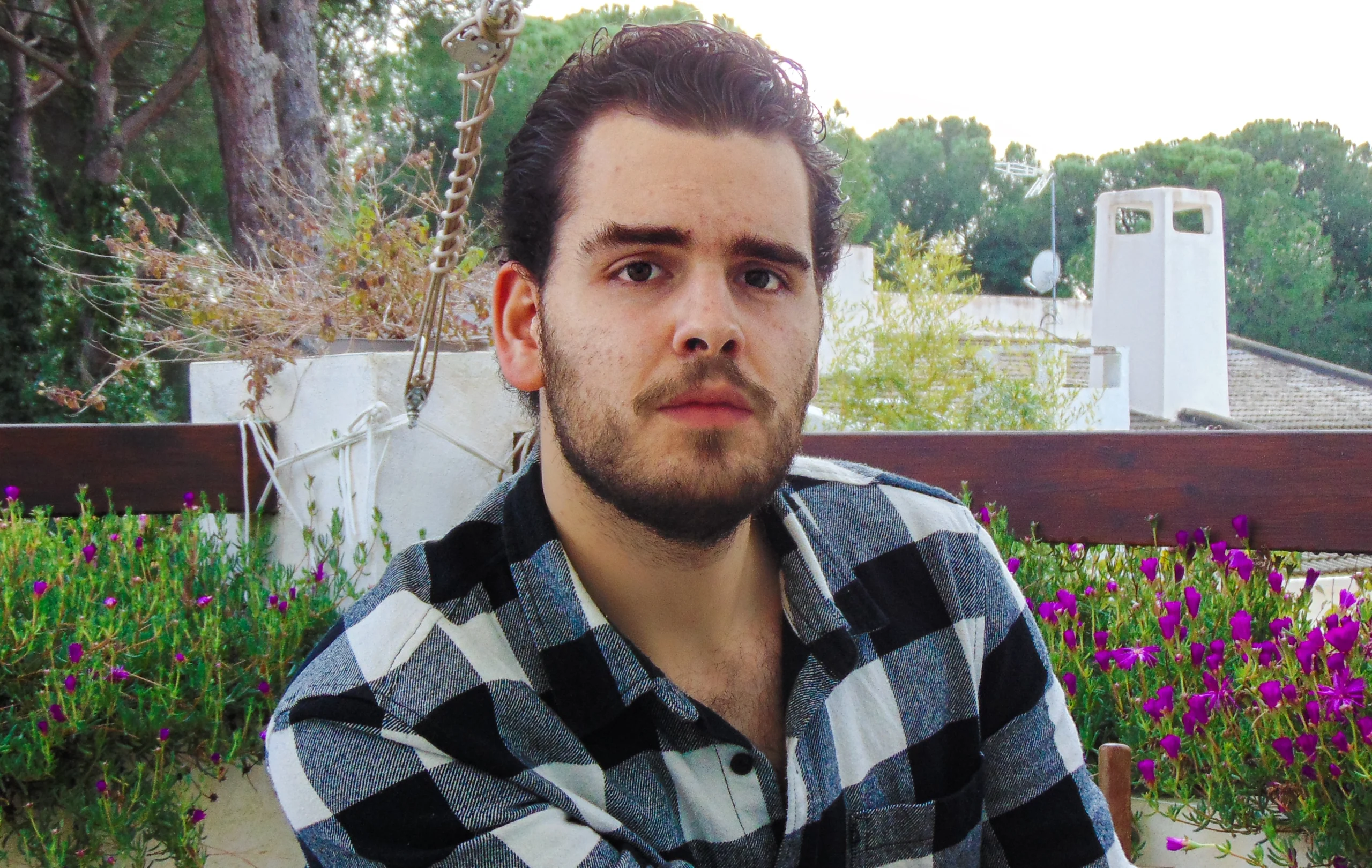 Íñigo Tudurí Óvilo irrumpe en el panorama literario con una novela de misterio que invita a la reflexión